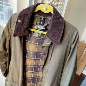 Barbour Classic Beaufort Waxed Jacket Men size 40, new condition